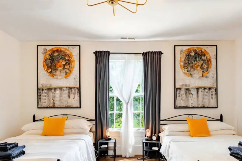 Pearl Room
