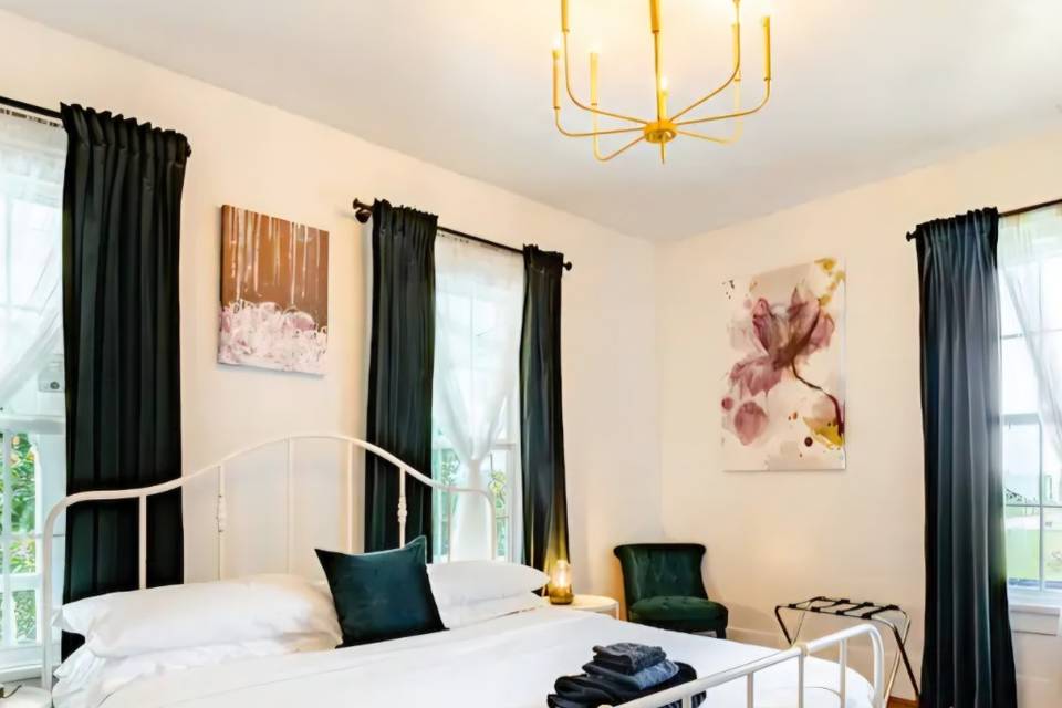 Emerald Suite