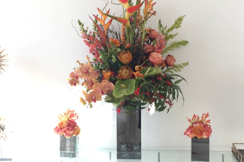 Tall centerpiece arrangement