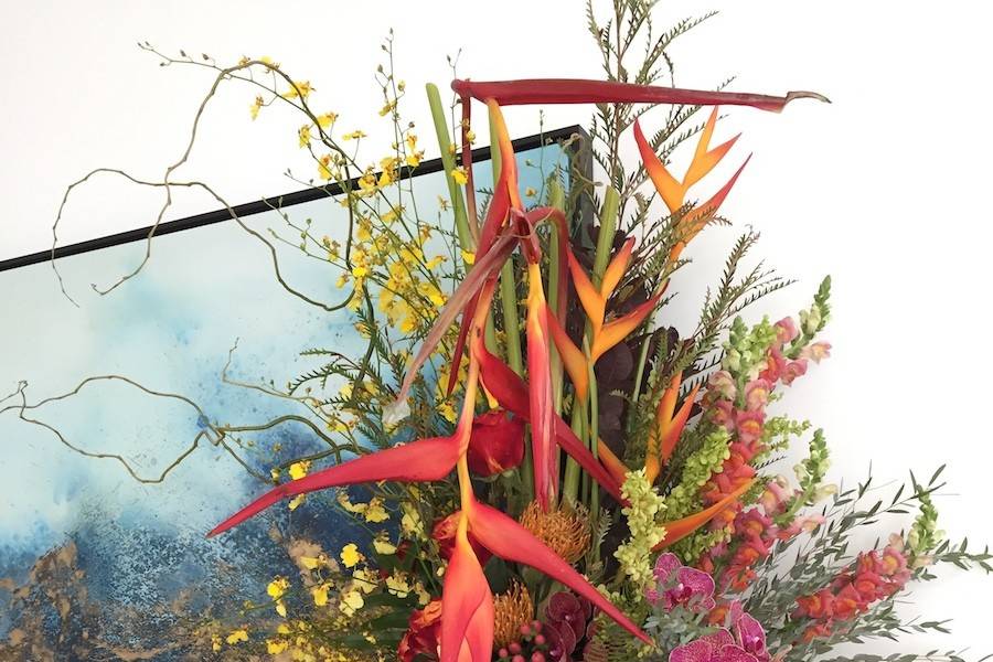 Tall centerpiece arrangement