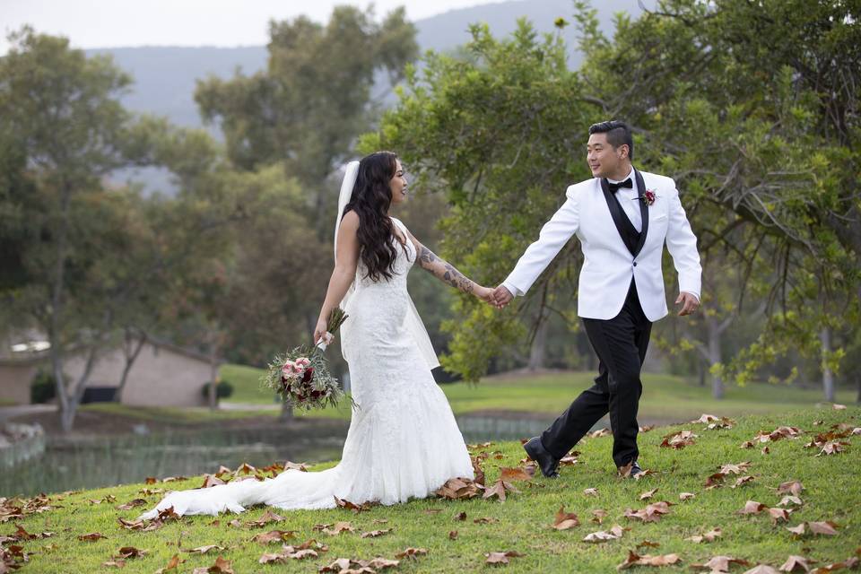 Golf-course-bride-groom