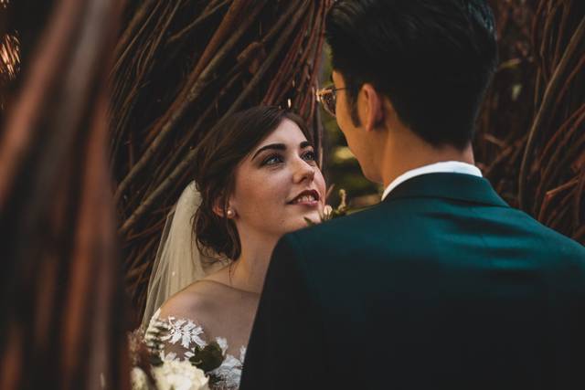 Eugene Novar Photography - Couples' Embrace