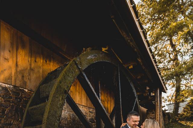 Eugene Novar Photography - Couples pose
