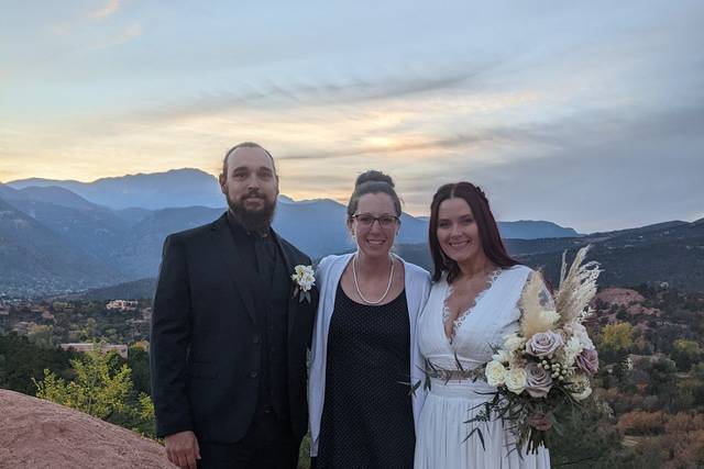 Cheers to the couple!
