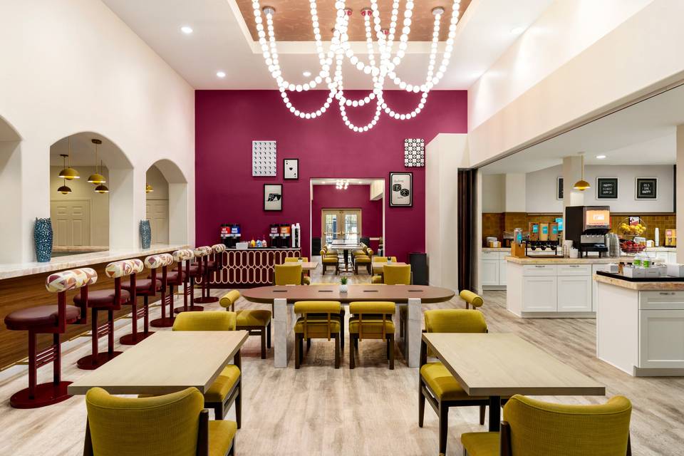 Lobby Breakfast Area