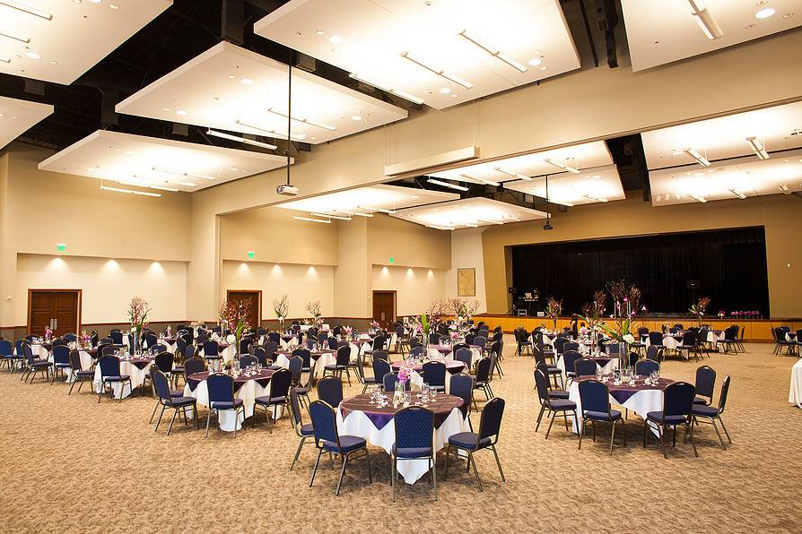 Table set-up with centerpiece