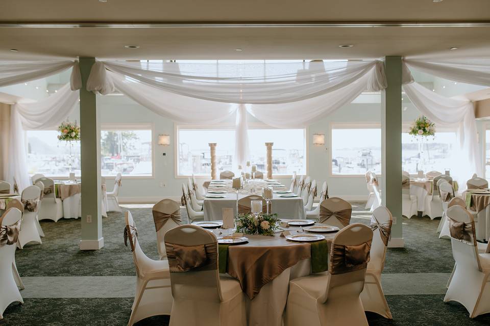Beautiful Head Table