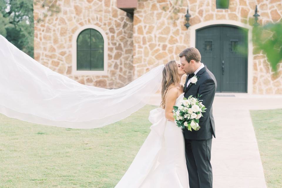 Newlyweds outside the Chapel