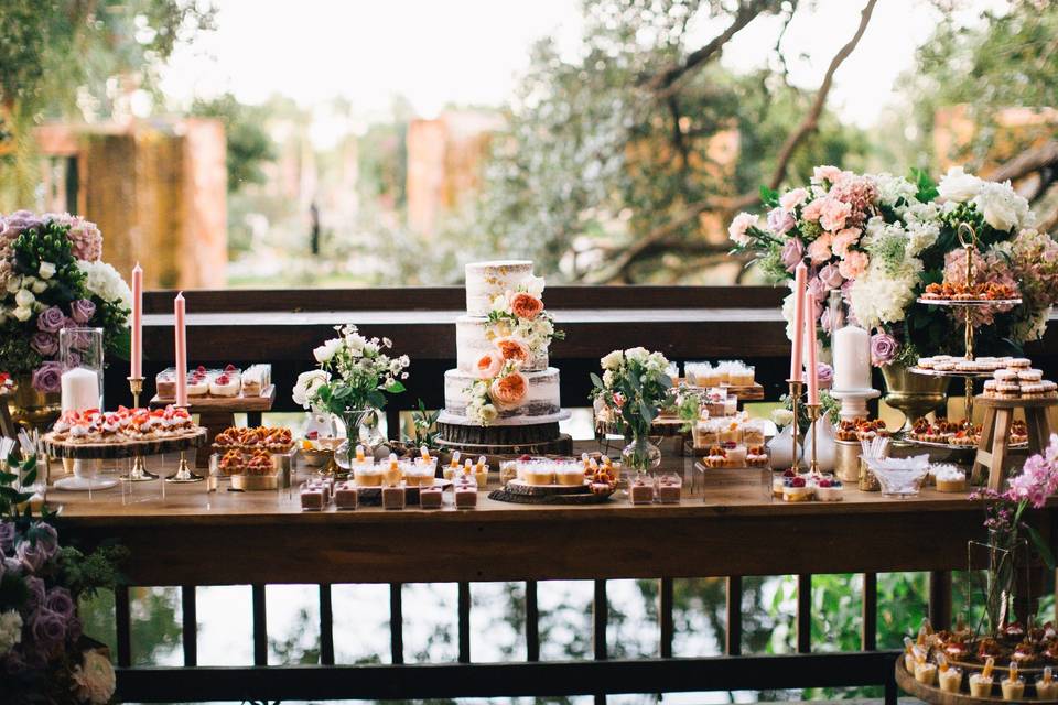 Rustic Chic Dessert Table