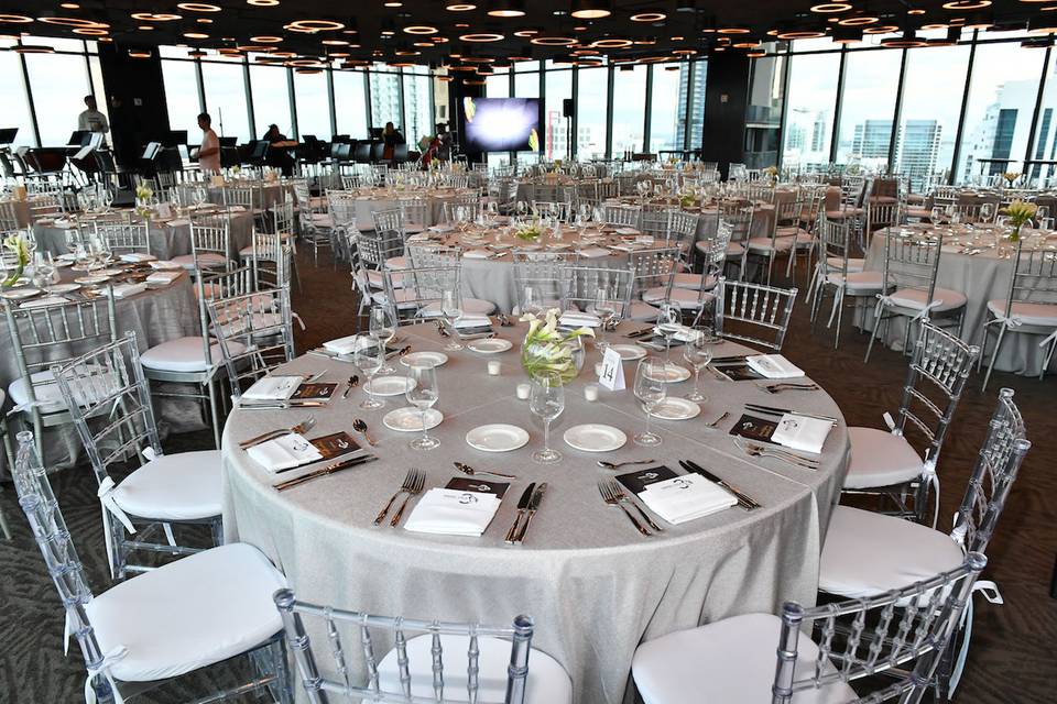 Round table setup