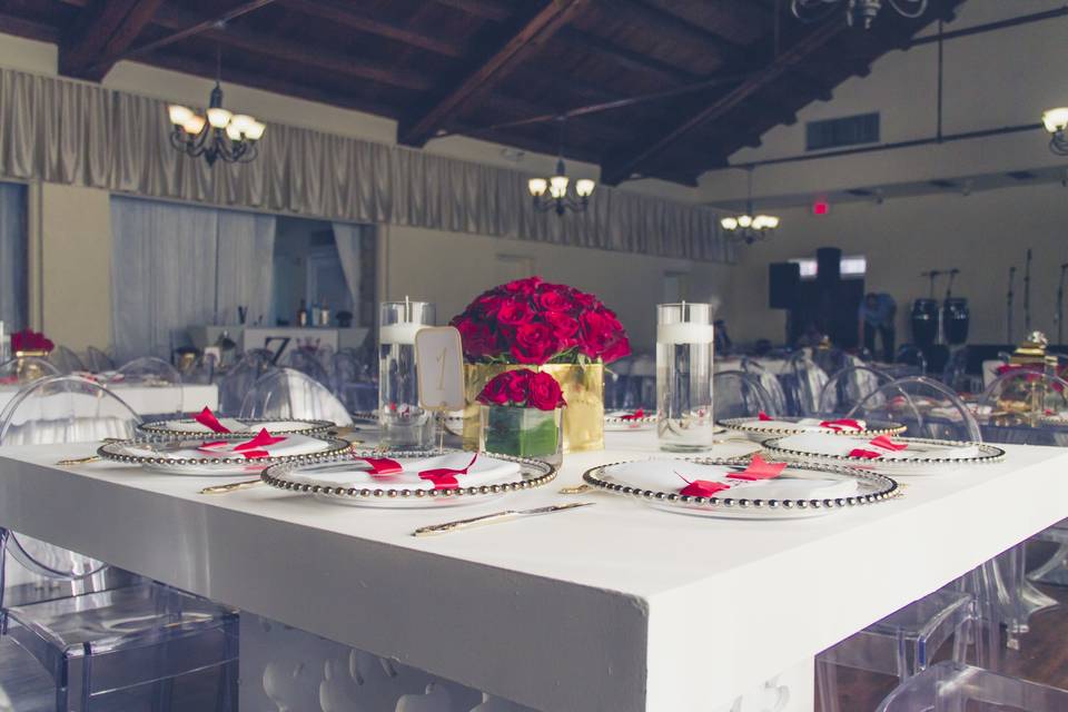 Rose table centerpiece