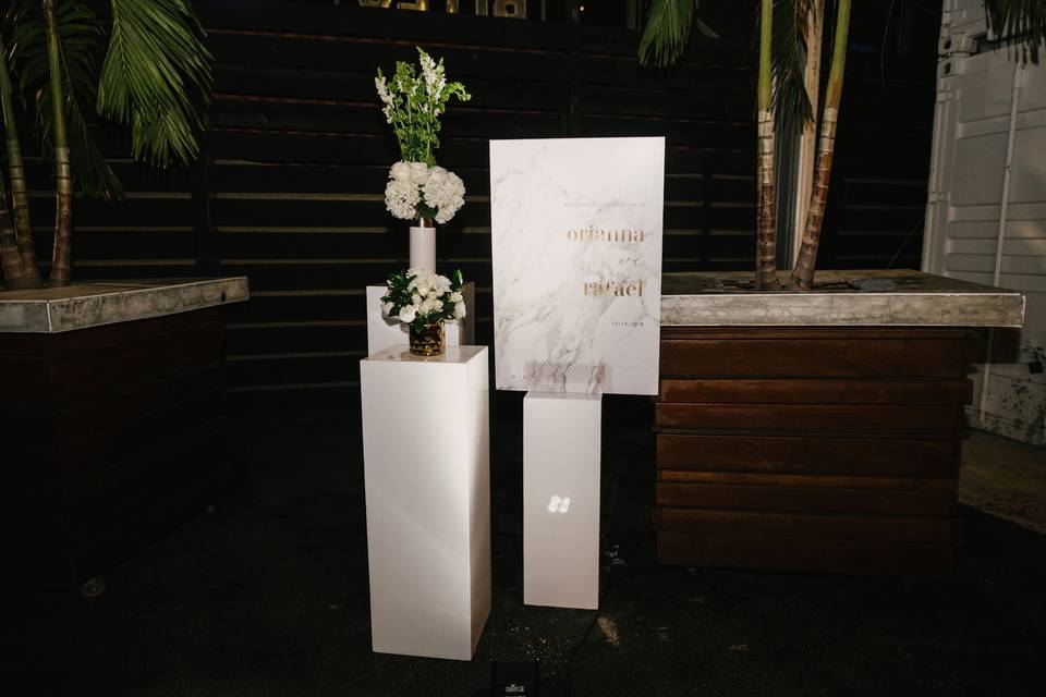 Modern Welcome Sign