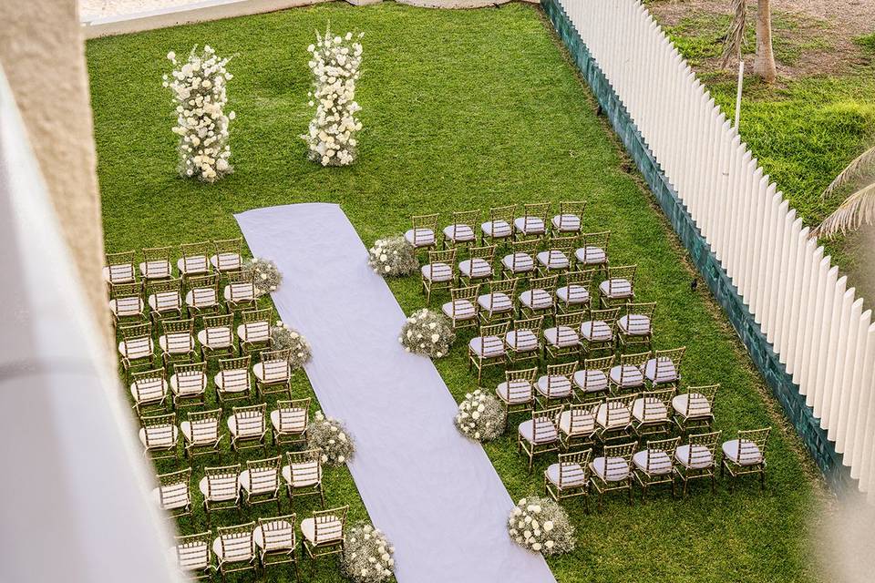 Candid Blooms Studio