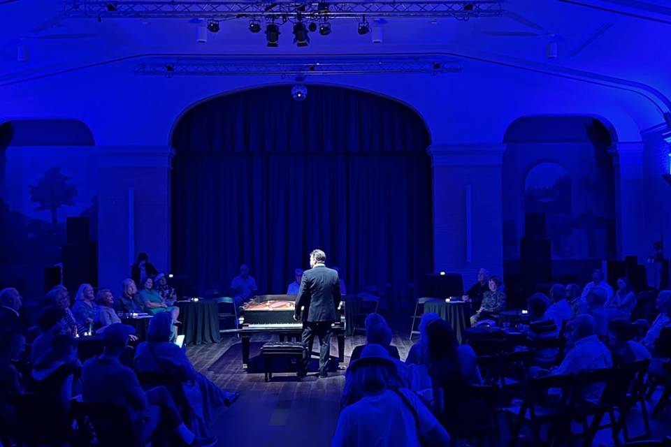 Main hall during piano perform