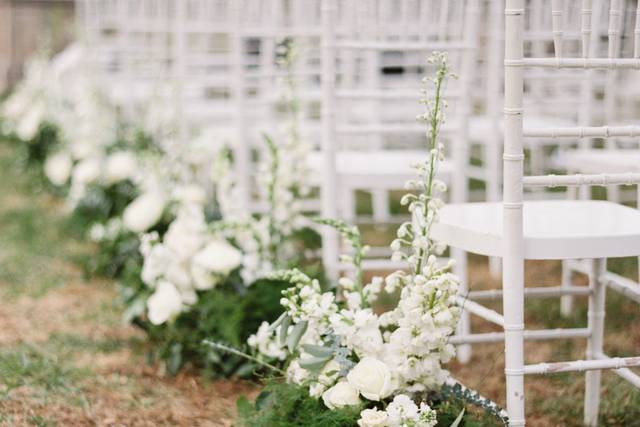 Aisle decor