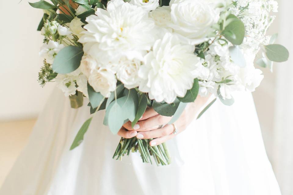 White bridal bouquet