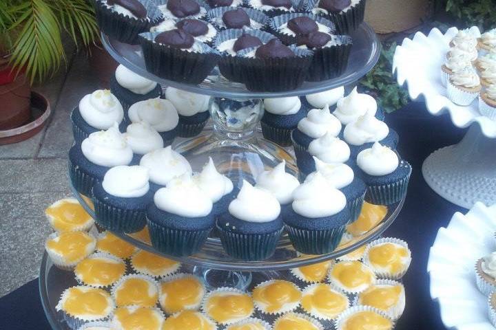 Mini Oreo Cheesecakes, Mini Blue Velvet Cupcakes & Mini Lilikoi (Passion Fruit) Cheesecakes