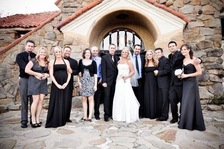 Andy @ Mt. Woodson with the bride, groom, and 5 past couples he helped in attendance