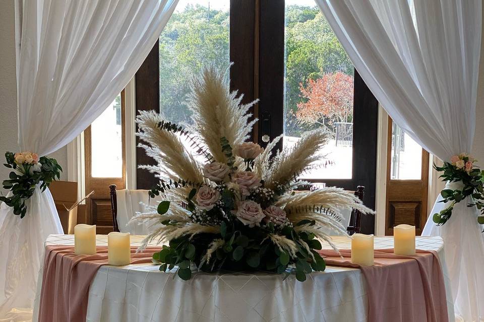 Pampas Grass Headtable