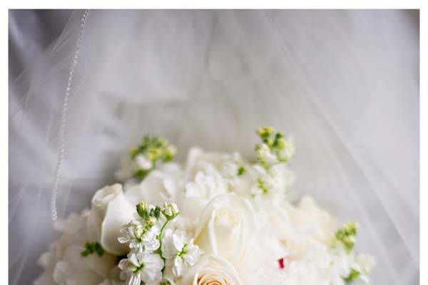 Simple bridal bouquet