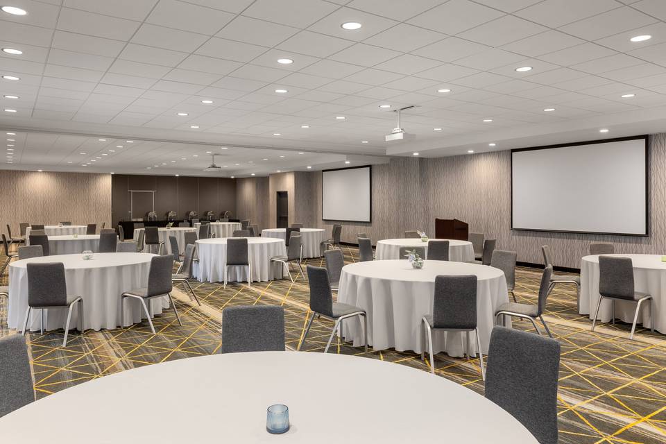 Holiday Inn & Suites Detroit Troy