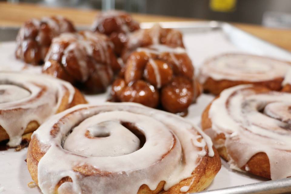 Cinnamon Rolls & Monkey Bread