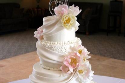 Fondant draping and fresh flowers