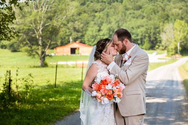 Love the barn in the back!