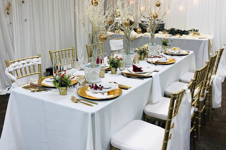 Tablescape/Gold Chiavari Chair