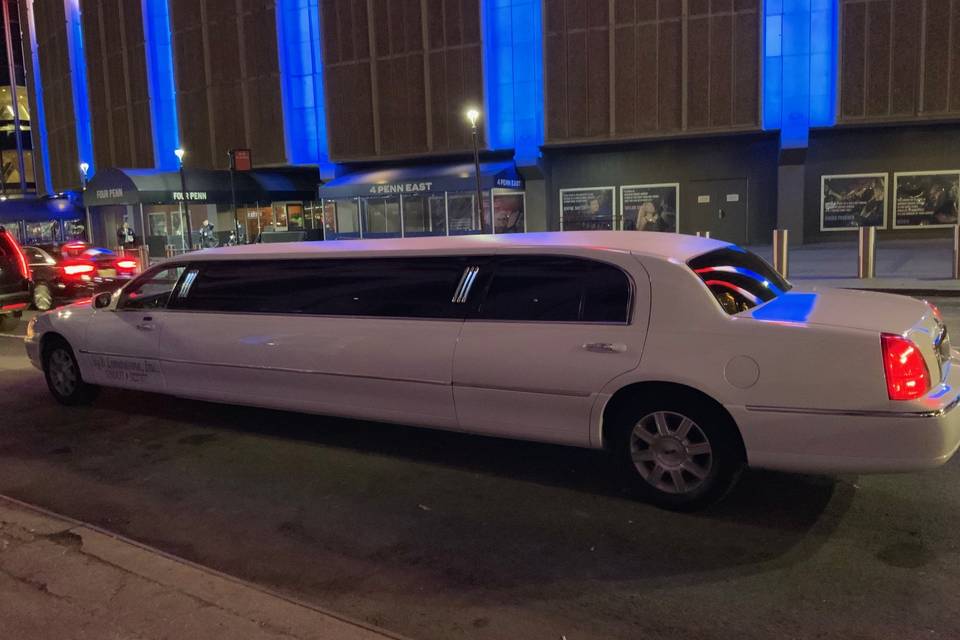 8-passenger limo for special events