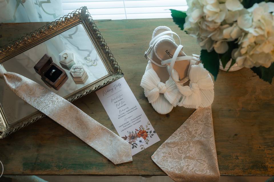 The Accessories Table