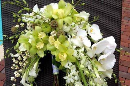 Floral table centerpiece