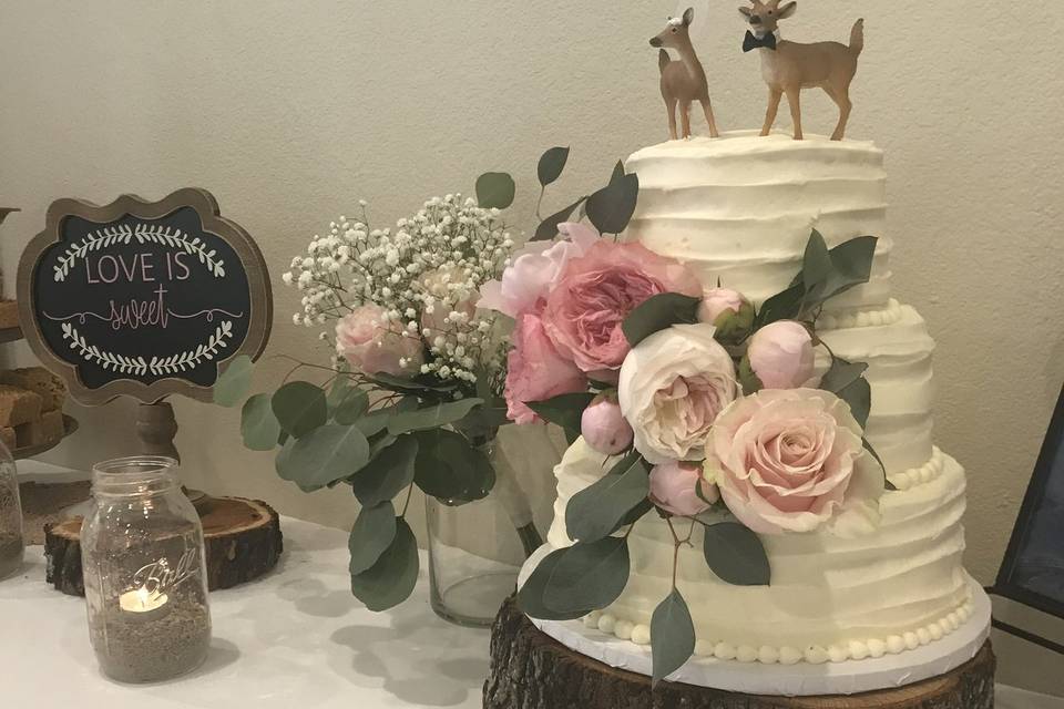 Simple wedding cake