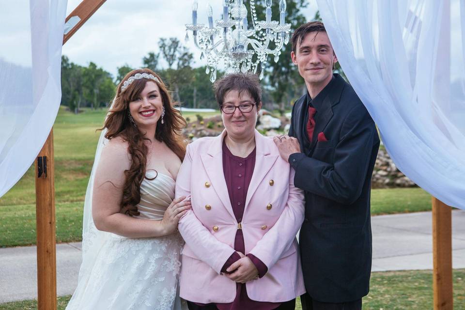 Melissa, officiant, and Skotlinde