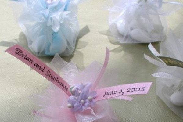 Personalized flower petals in colors to match any wedding or celebration..with YOUR names or message!!