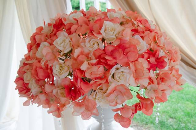 Large Floral Arrangement w/cry