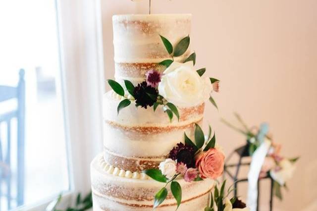 The McGarity House | Photo: Kathryn Elisabeth PhotographsFlorist: Wrennwood Design