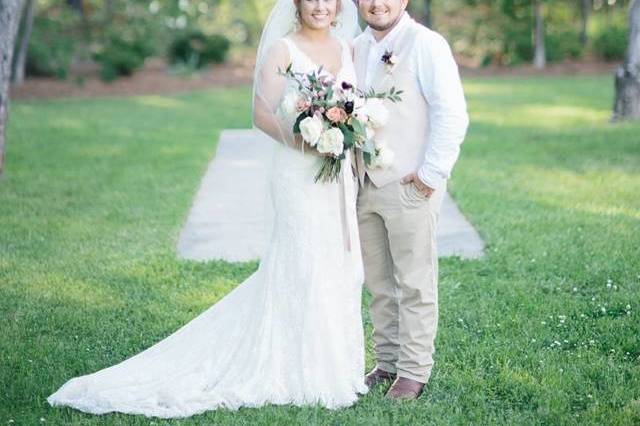 The McGarity House | Photo: Kathryn Elisabeth PhotographsFlorist: Wrennwood Design