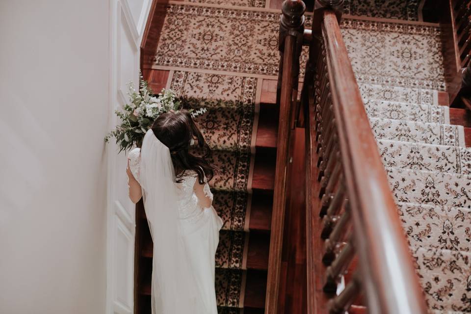 Walking up the stairs | Connie Marina Photography