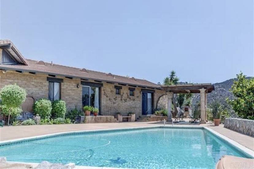 House/pool view