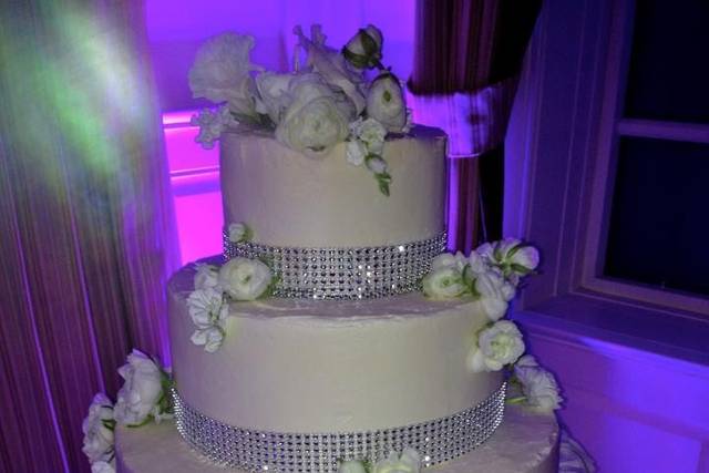 Hudson Valley Cakery - Wedding Cake - Valley Cottage, NY - WeddingWire