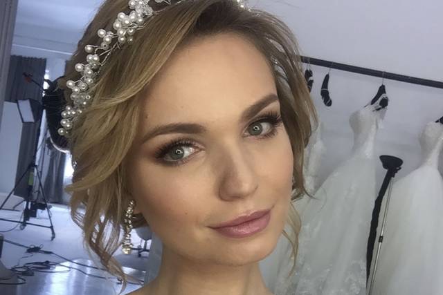 Bridal makeup and updo