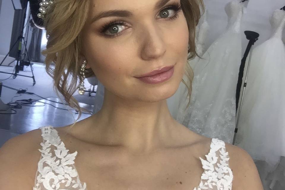 Bridal makeup and updo