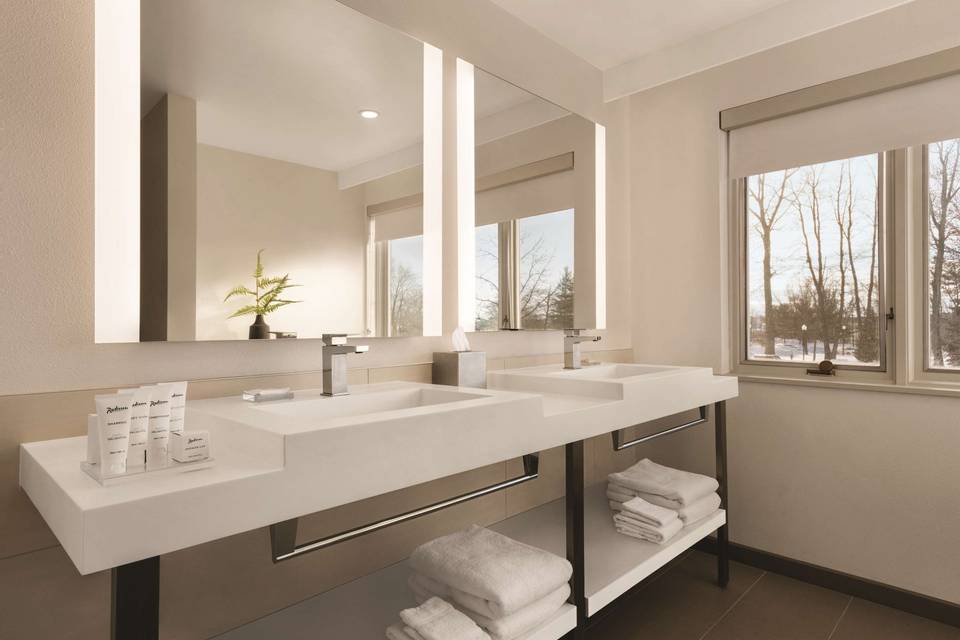 Fireplace Suite Bathroom