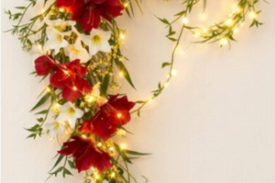 Red-white curved cascading bouquet w faries.jpg