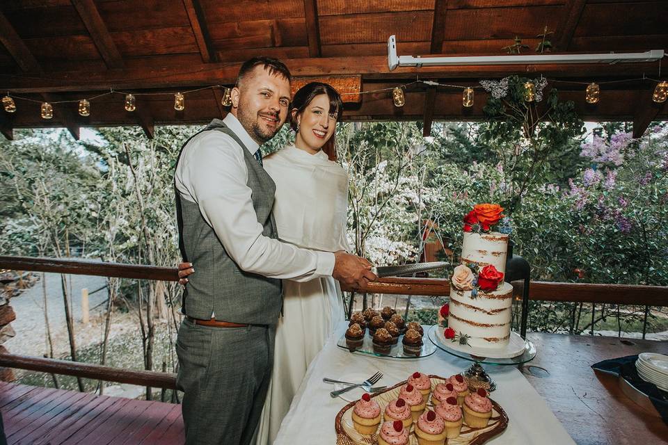 Spring Veranda Cake Cutting