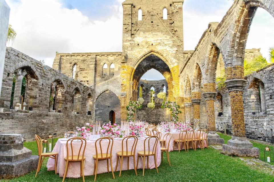 Reception in the ruins