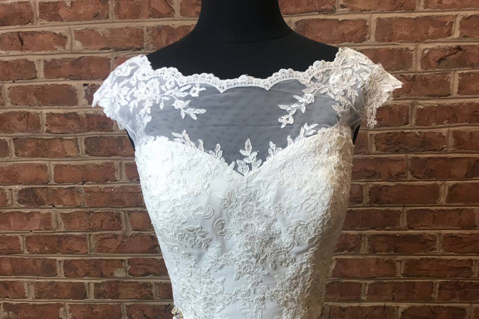 Classic Lace with accessory