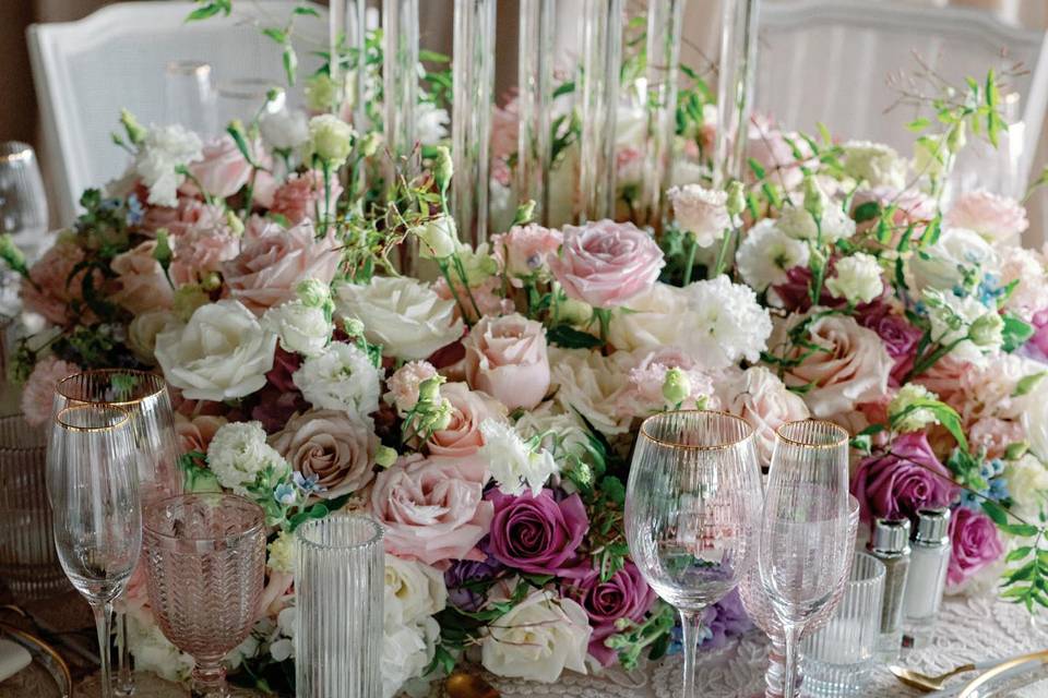 Elegant Floral Tablescape