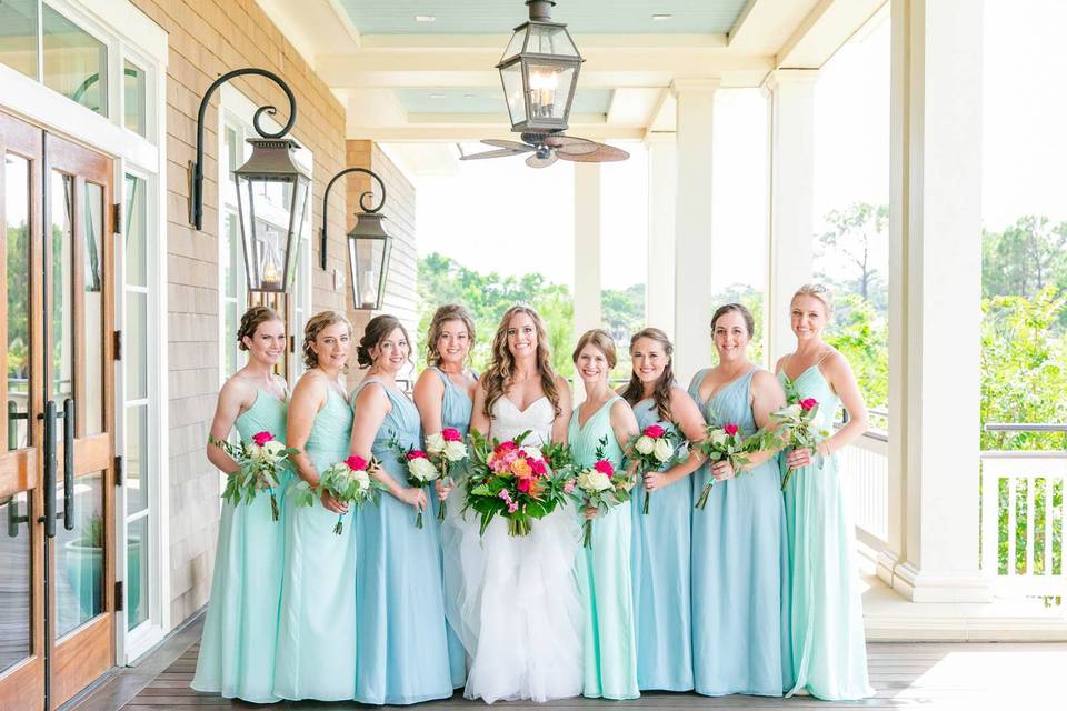 The blue bridesmaid dresses | Photo: Dana Cubbage Weddings